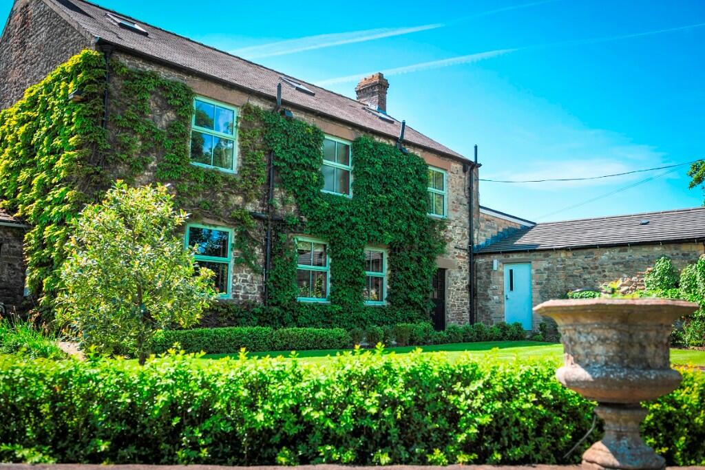 Main image of property: Freehold Pub Hotel & Restaurant - North Yorkshire [DL8 5LH]