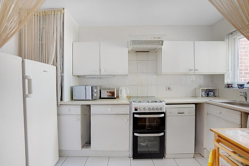 House in Gillingham, Wigmore - View 4