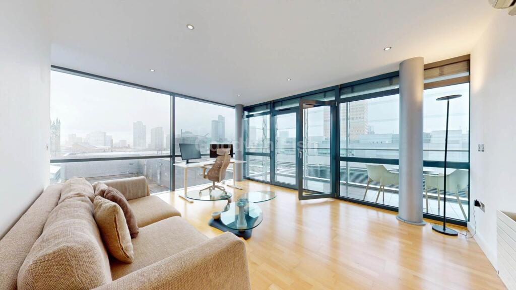 2-bed apartment on 1 Deansgate, £260,000