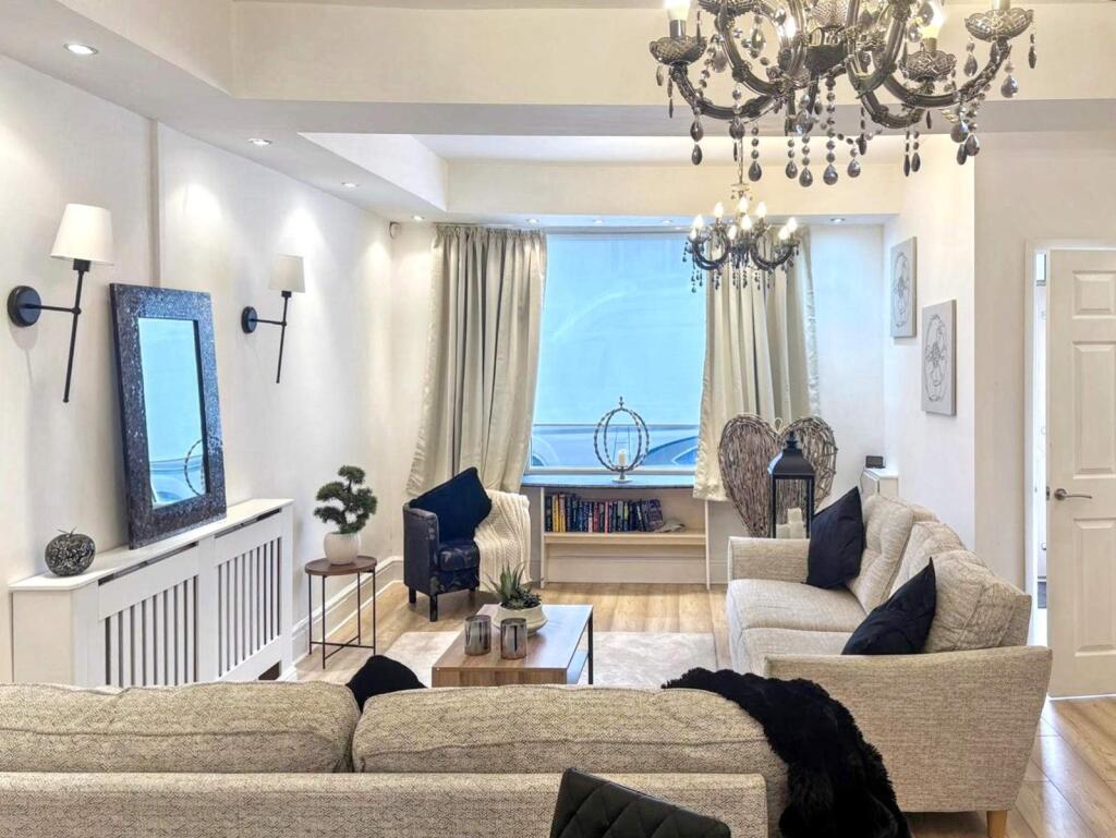 House in Cardiff, Treorchy - View 3