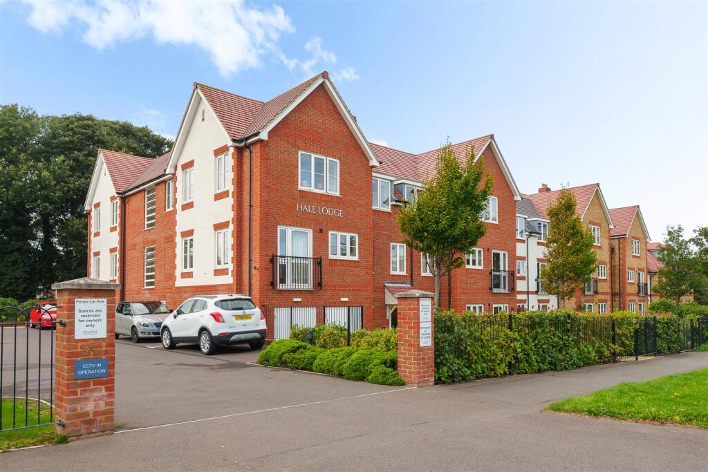 Main image of property: Hale Lodge, Littlehampton, West Sussex
