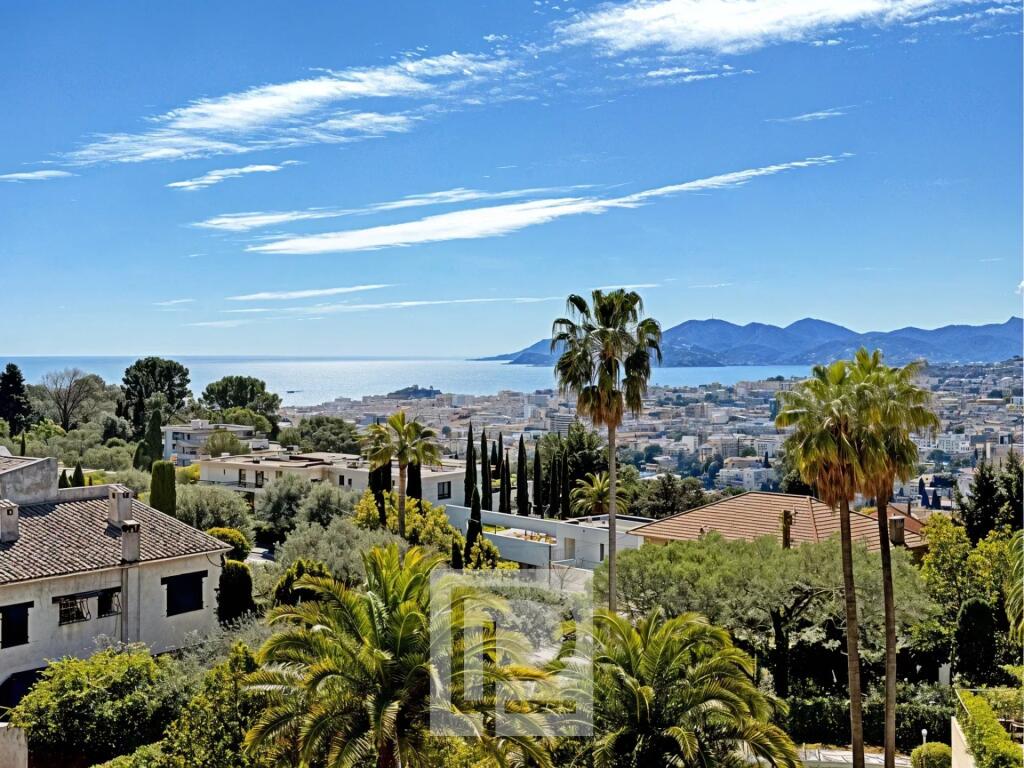 Main image of property: Provence-Alps-Cote d`Azur, Alpes-Maritimes, Le Cannet