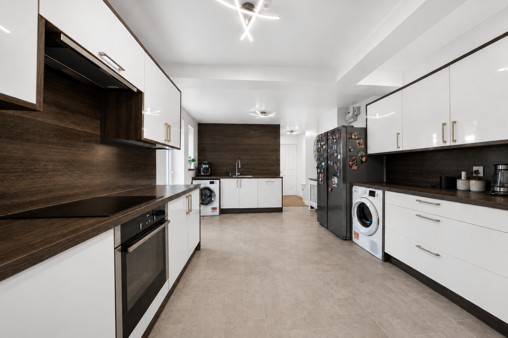 House in Birmingham, West Midlands - View 2