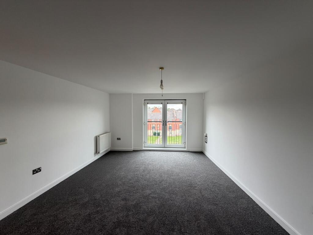 Apartment in Leicester, Hamilton - View 2