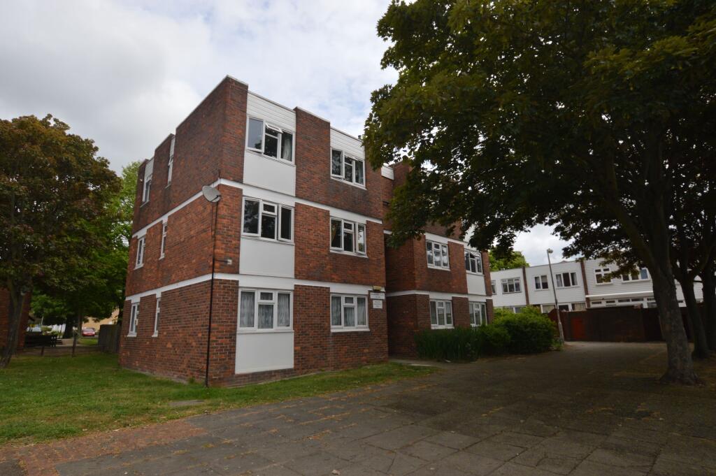 Main image of property: Inglewood Close, IG6