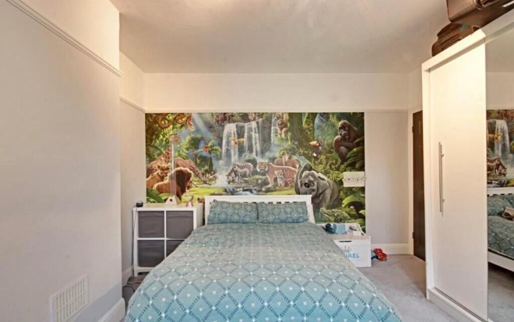 House in Enfield - View 5