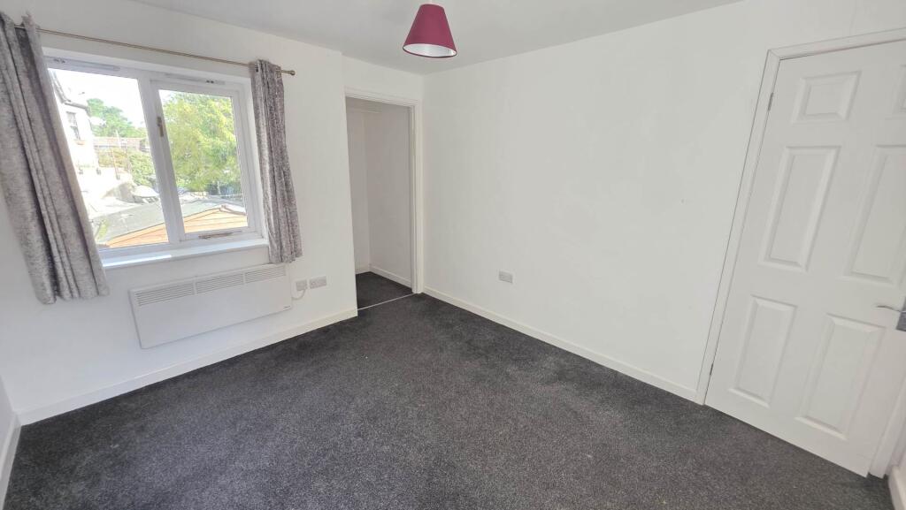 House in Chard, Jocelyn Park, Wadeford - More