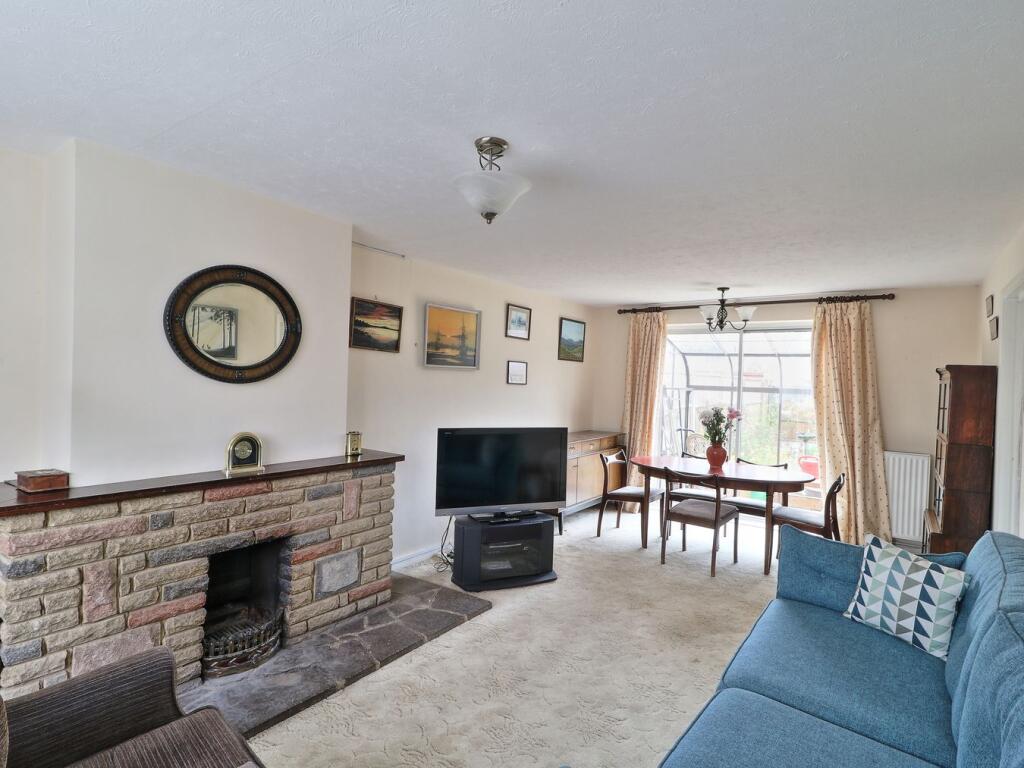 Henbrook, St Neots, PE19 photo 2