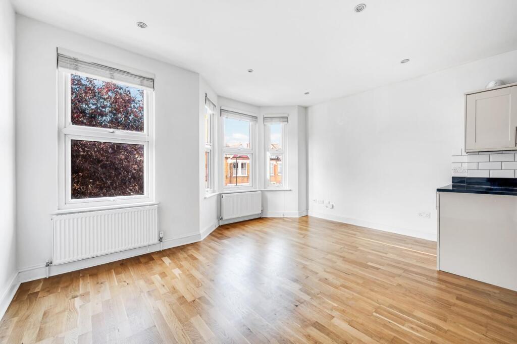 Apartment in London - View 5