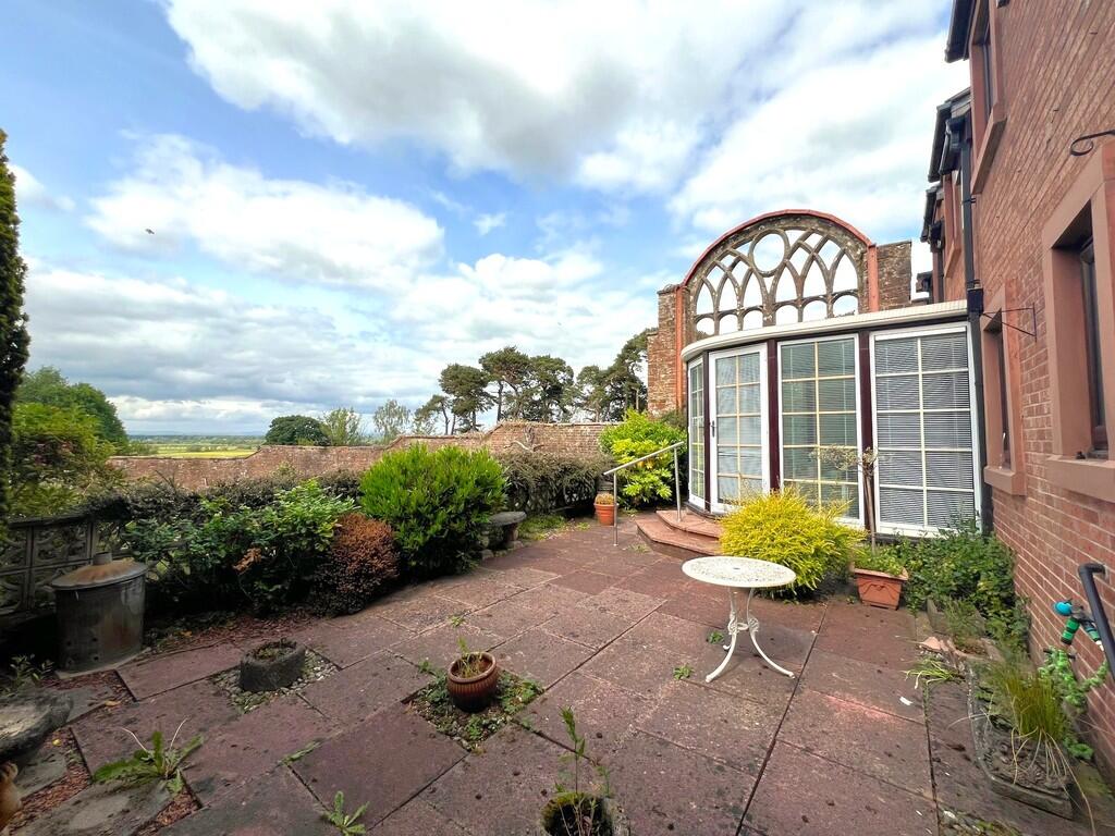 6 Whooff House photo 2