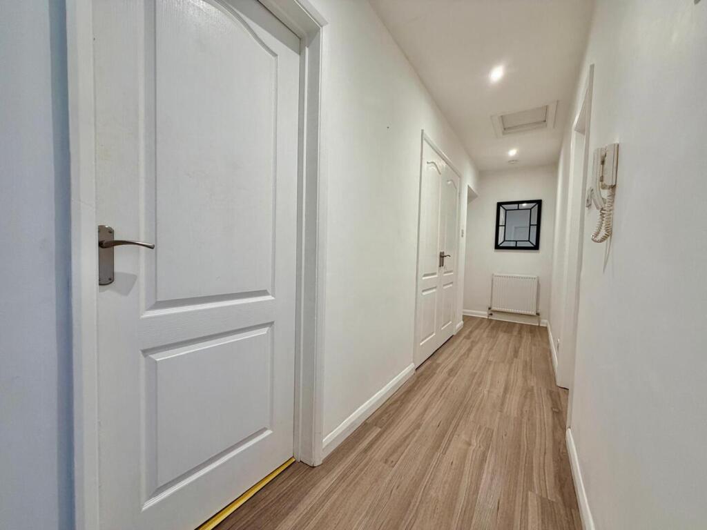 Apartment in Leeds, West Yorkshire - View 4