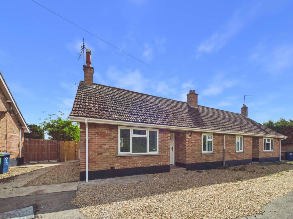 Main image of property: Pingle Bank, Holme, Cambridgeshire.