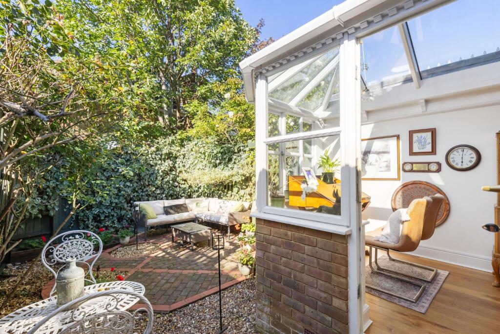 House in Twickenham - View 5