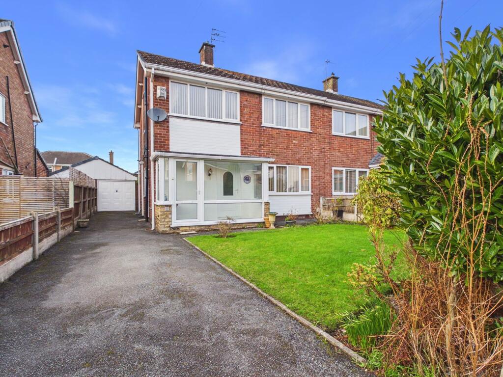 3-bed semi-detached on Lime Grove, Rainford, WA11, £320,000