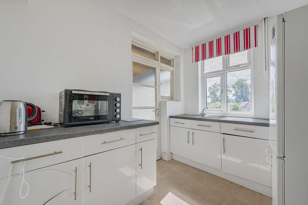 House in Dartford - View 5