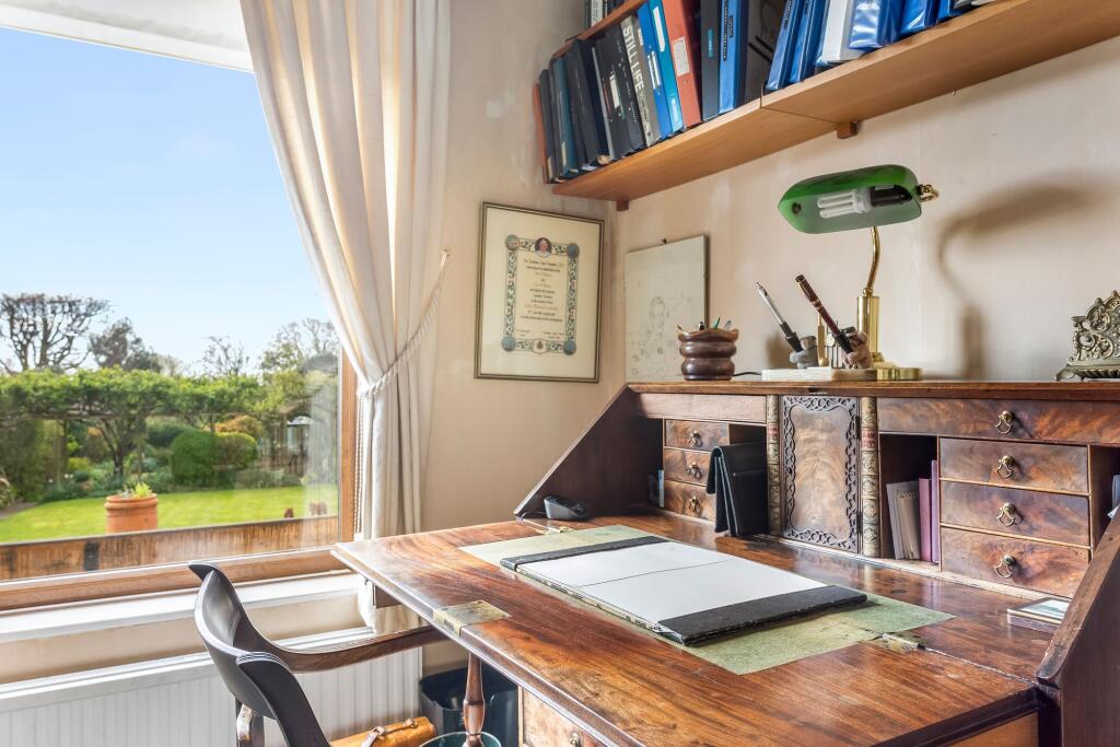 Shirley Road, Hove, BN3 - More