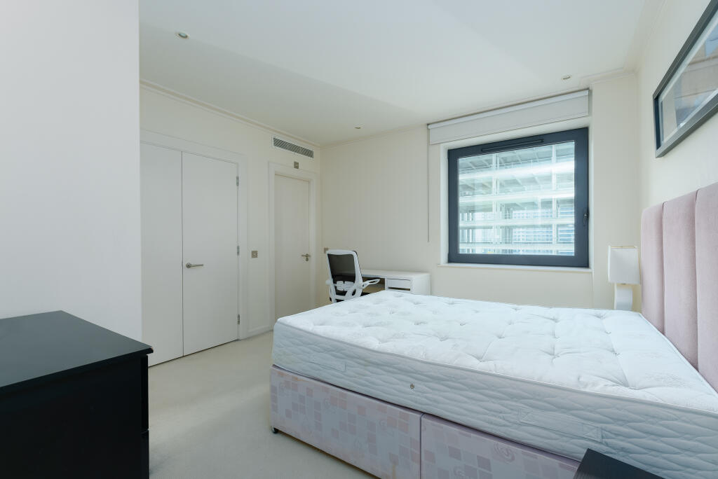South Quay Square, London, E14 - View 5