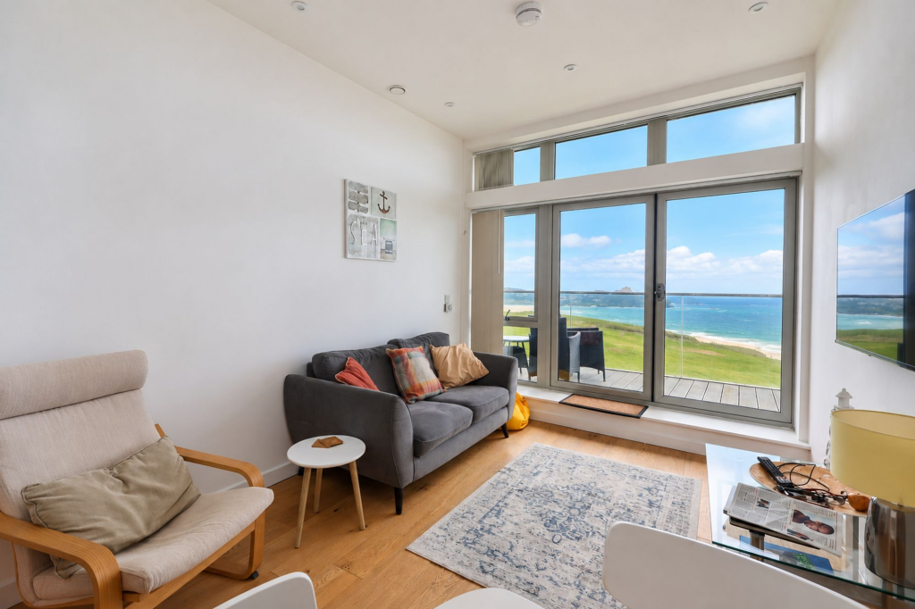 Lusty Glaze - Directly Overlooking Newquay Bay photo 3
