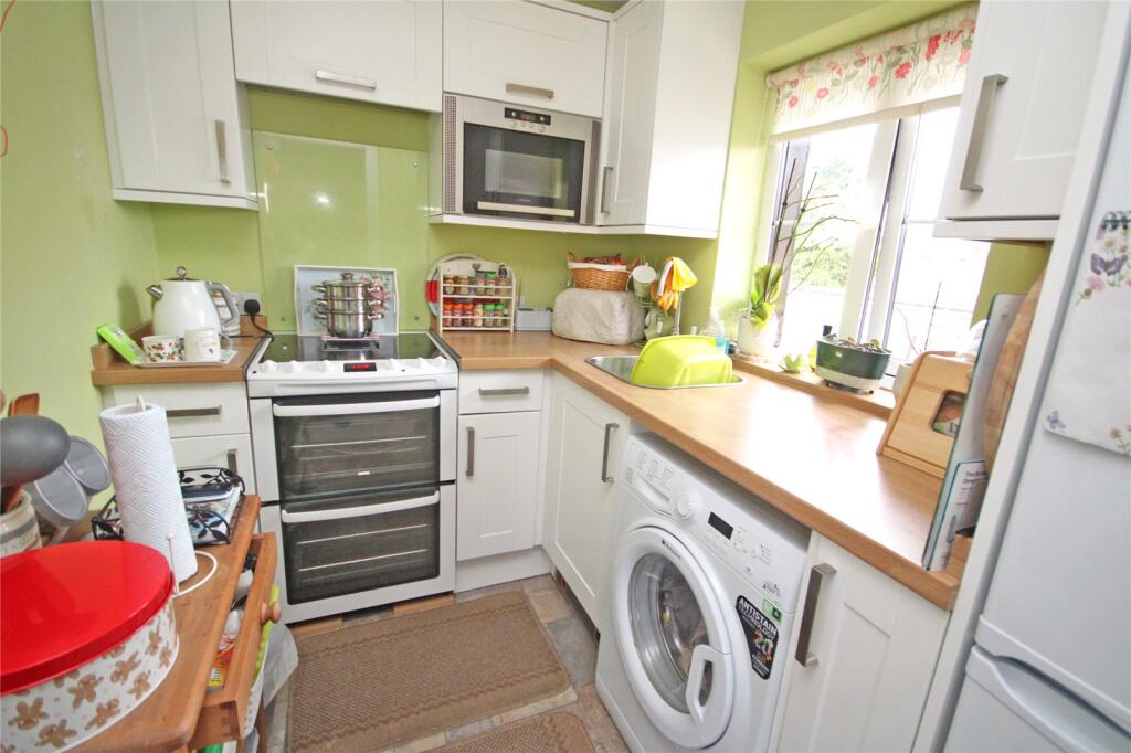 Apartment in New Forest, New Milton - View 5