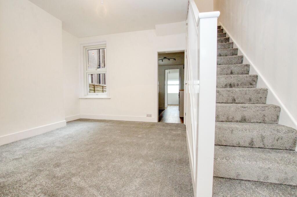 House in Southampton - More