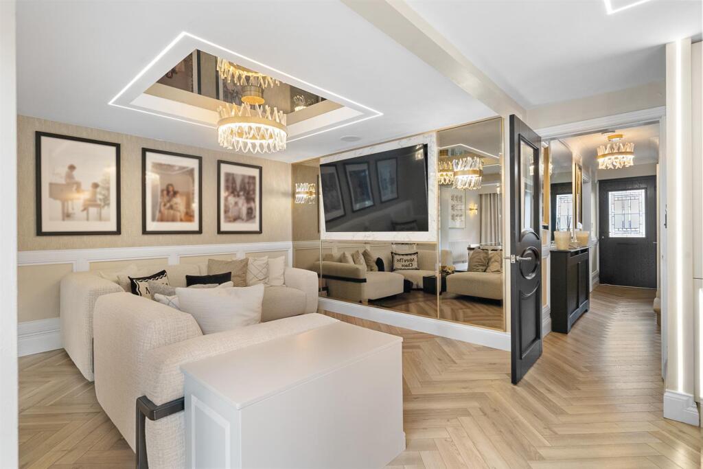 House in Sefton, Melling - More