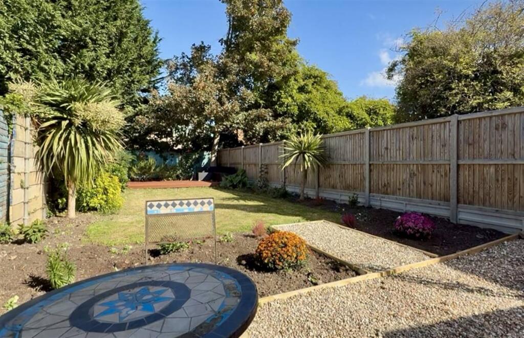 Queens Gardens, Herne Bay photo 2