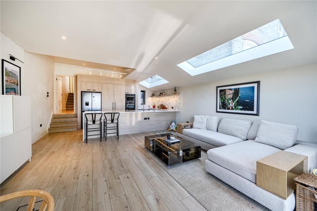 Main image of property: Alexandra Park Road, London, N22