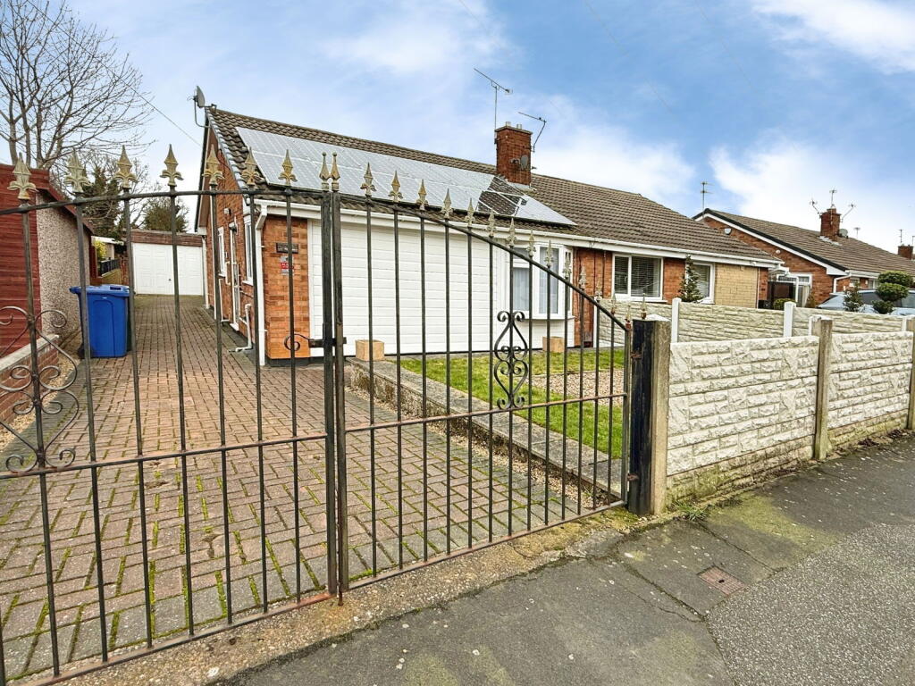 2-bed semi-detached on Eastfield Road, Armthorpe, Doncaster, DN3 3LD, £170,000