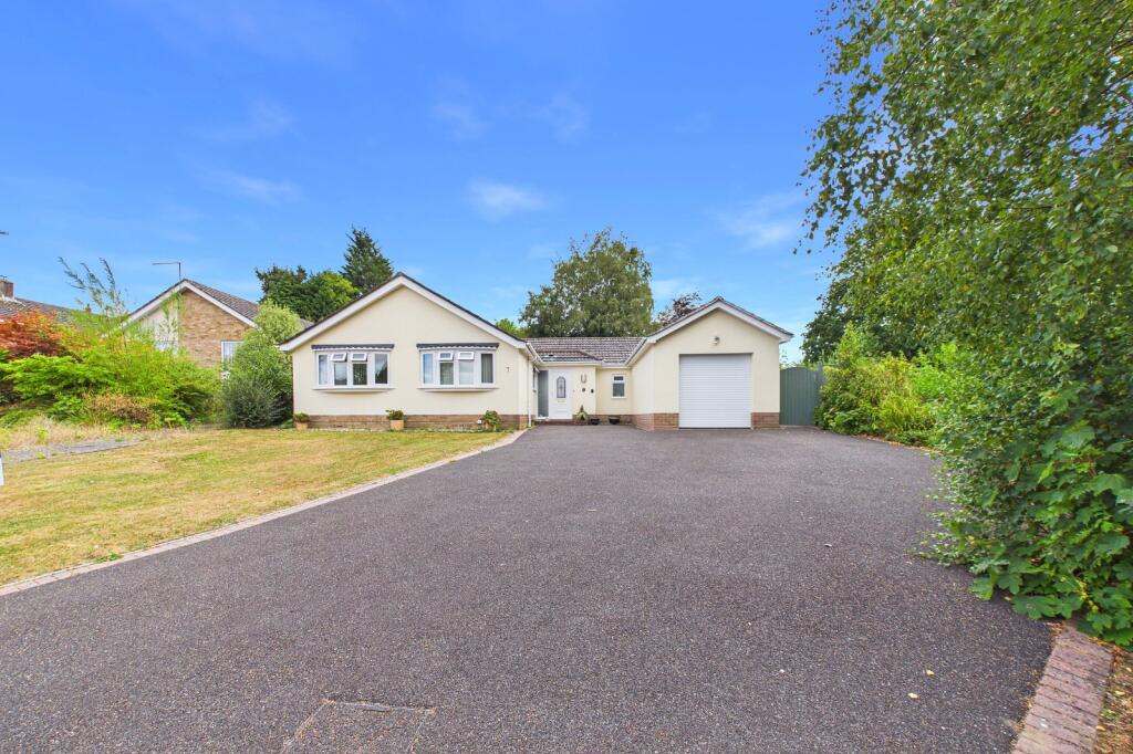 Main image of property: Link Rise, Corfe Mullen, Wimborne, Dorset, BH21