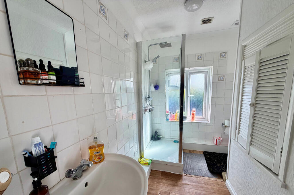 Apartment in Slough - View 4
