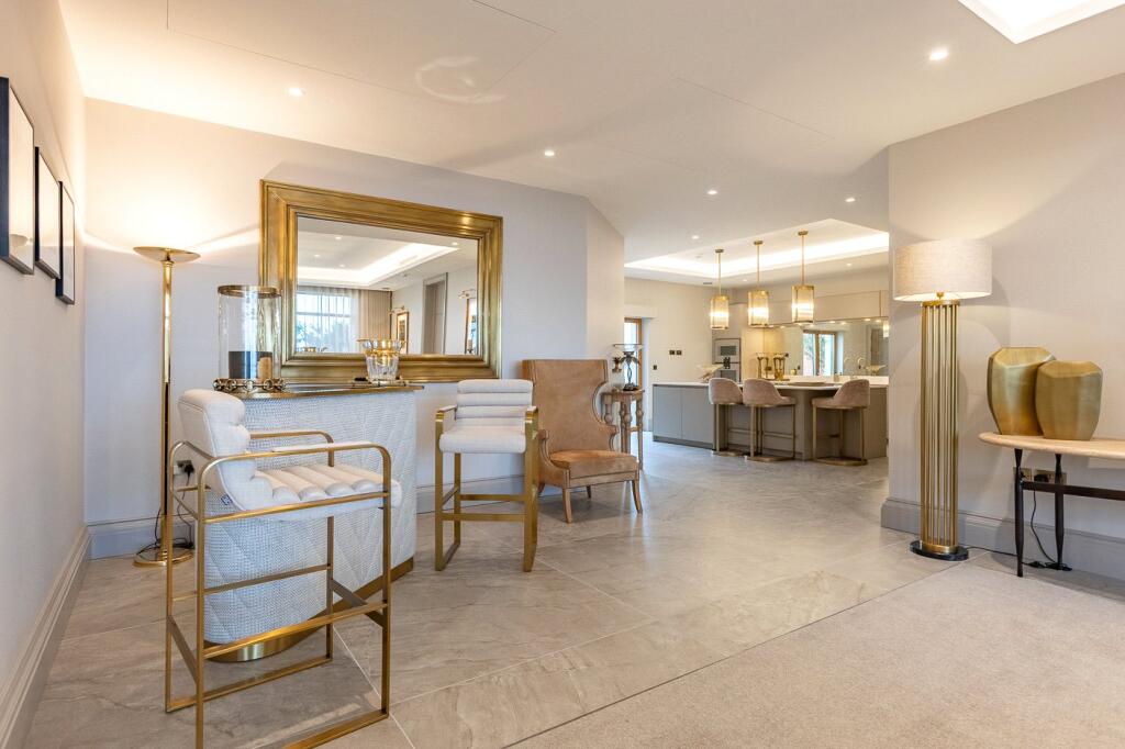 Penthouse Anfrée, Third Floor Royal Terrace, Glategny Esplanade, St Peter Port, GY1 photo 4