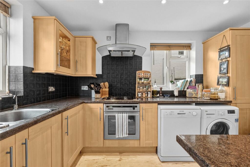 Apartment in London - View 5