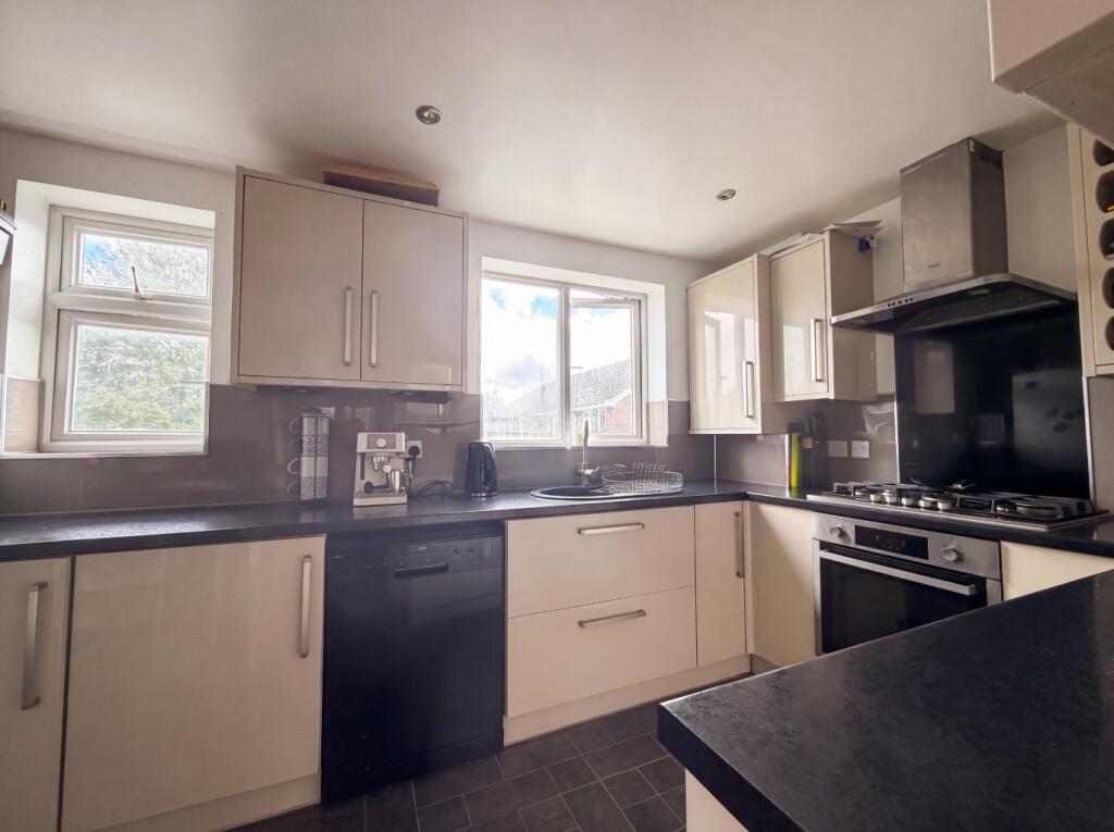 House in Swindon, West Swindon - View 5