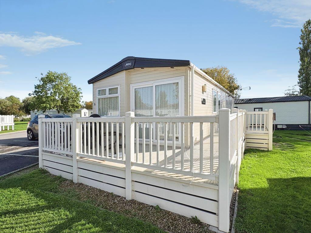 Main image of property: Mallard Lake, Hoburne Cotswolds, Cotswold Lakes