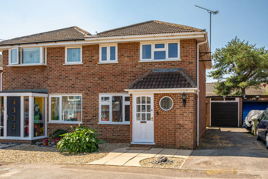 Main image of property: Greenlaw Place, Bletchley, Milton Keynes