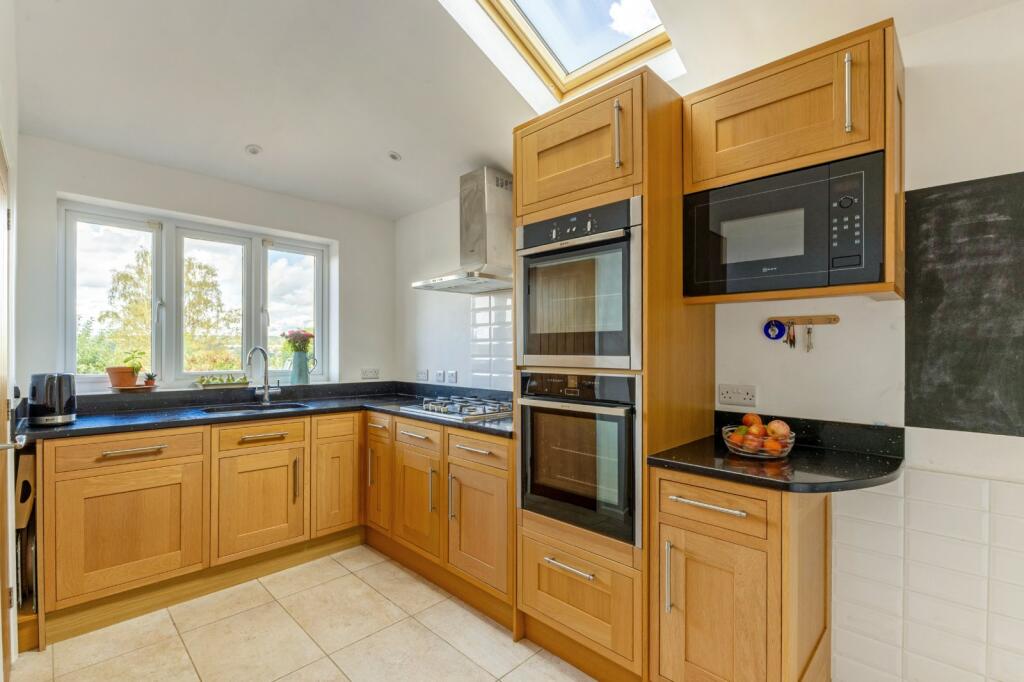 House in Waverley, Farnham - View 5