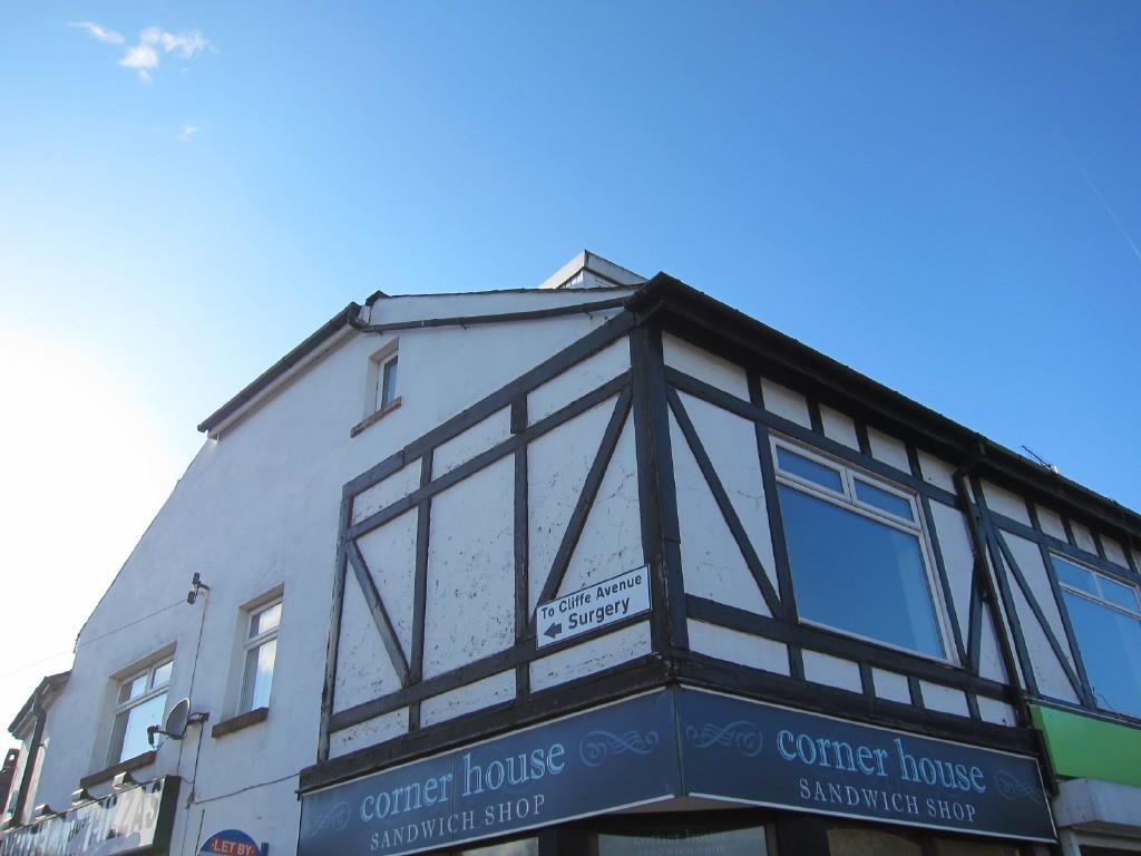 Main image of property: The Staithes,Baildon,BD17 ** Includes WATER bill **
