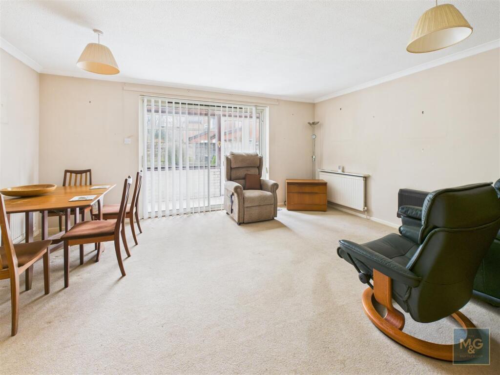 Raedwald Drive, Bury St. Edmunds photo 4
