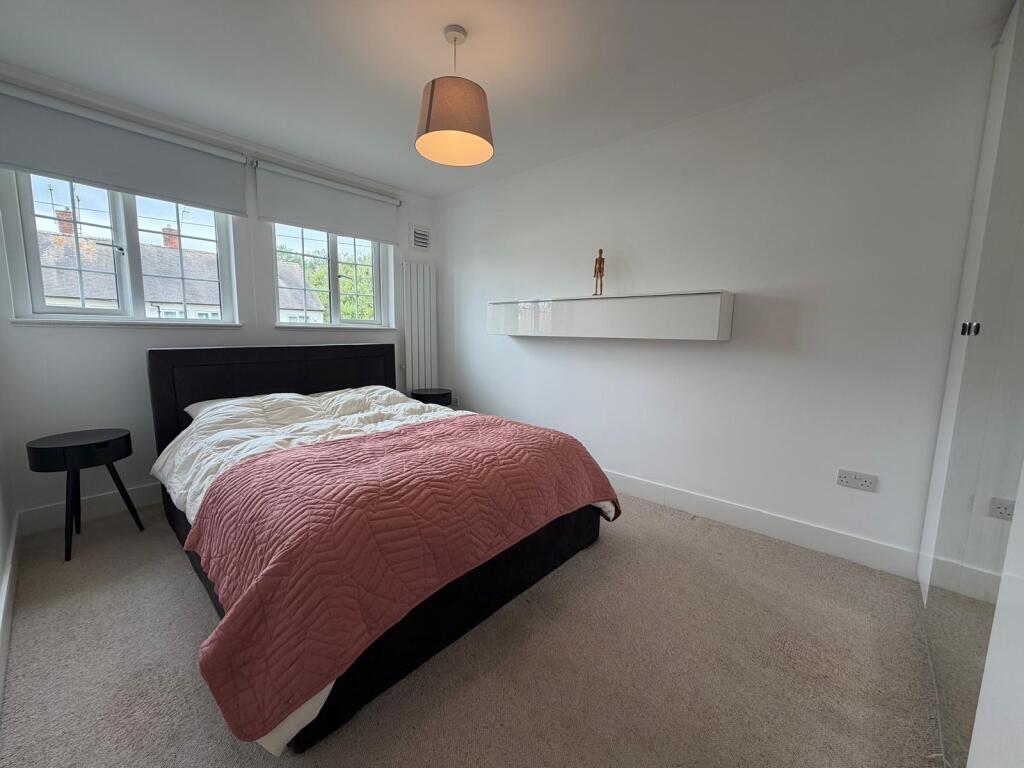 House in Borehamwood, Elstree and Borehamwood - View 5
