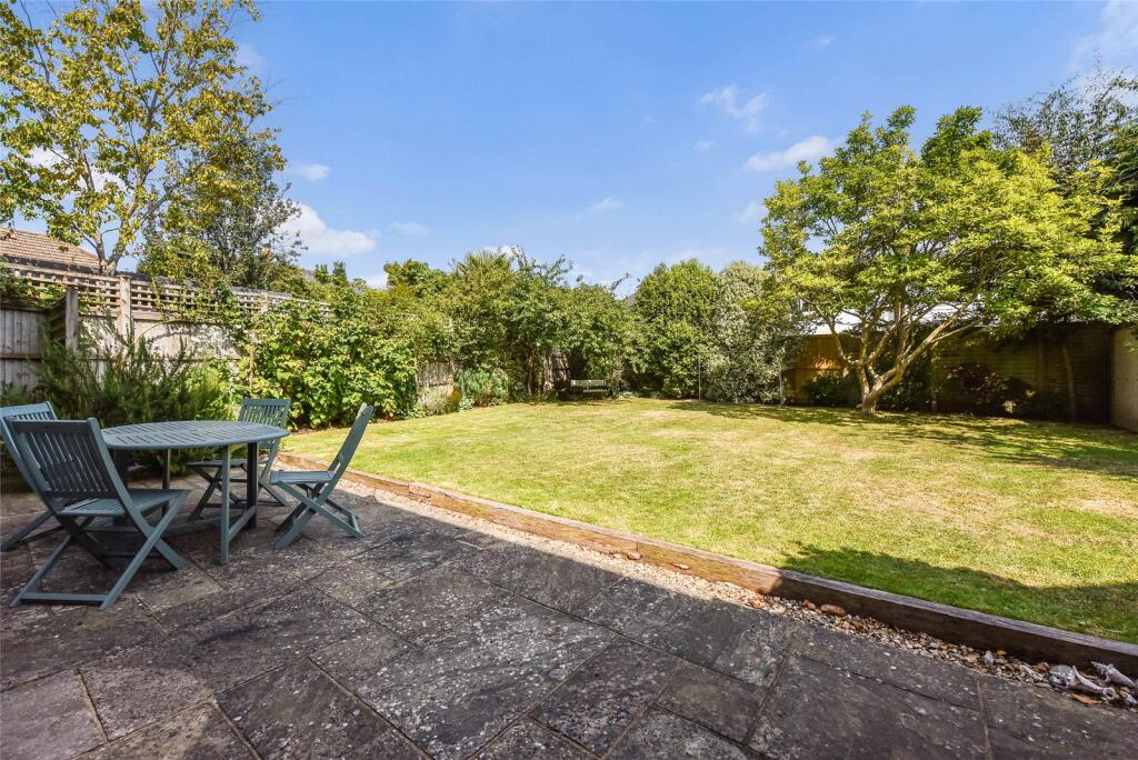 Westward Close, Bosham, Chichester, West Sussex, PO18 photo 3