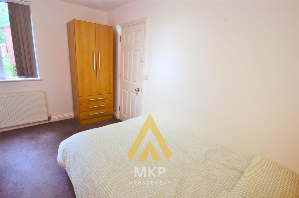 6 bedroom terraced house for rent