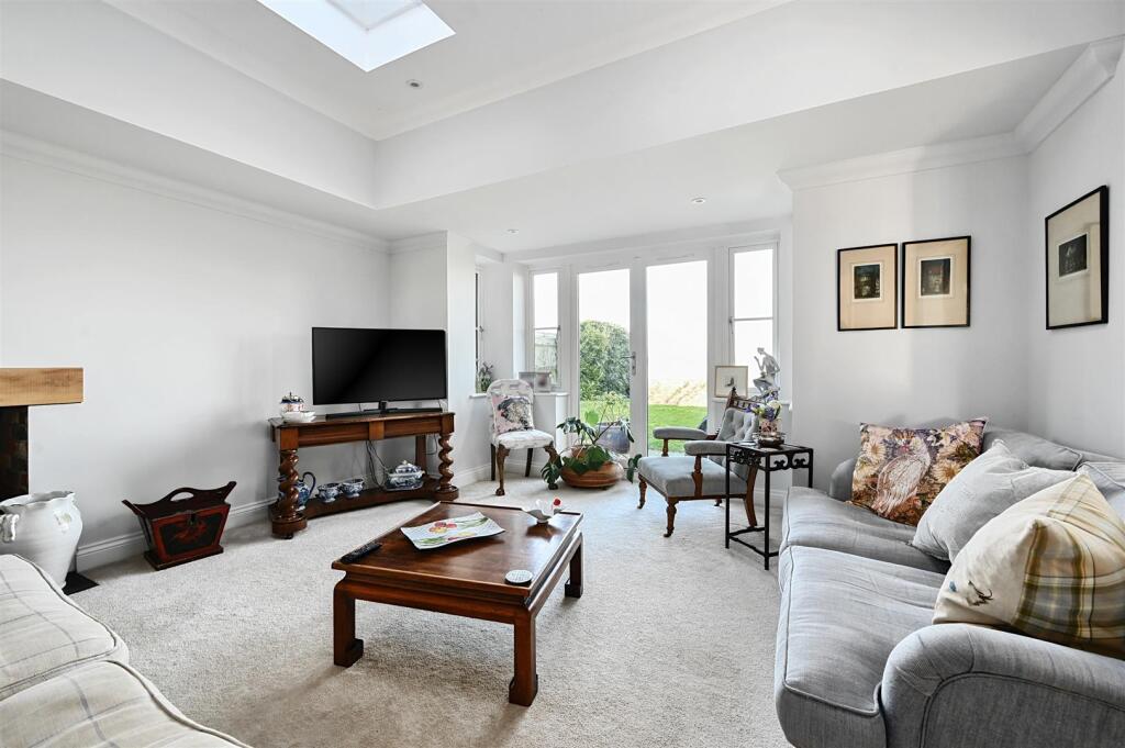 House in Tonbridge - View 3