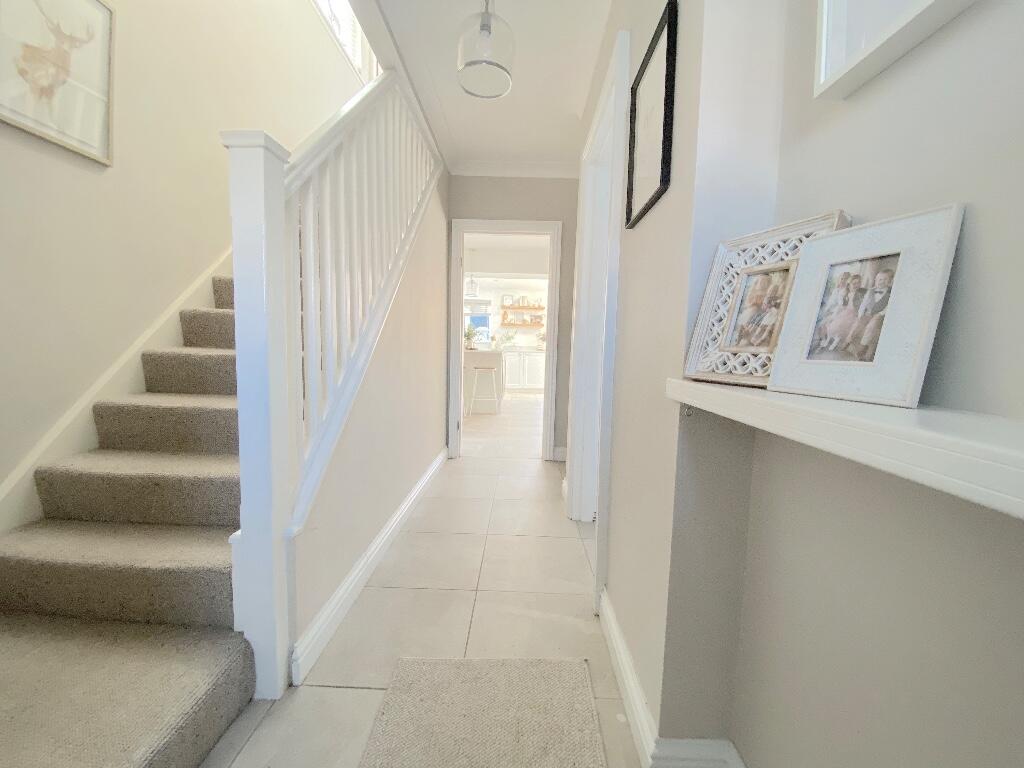 28 Queens Gardens, Codsall WV8 2EP photo 3