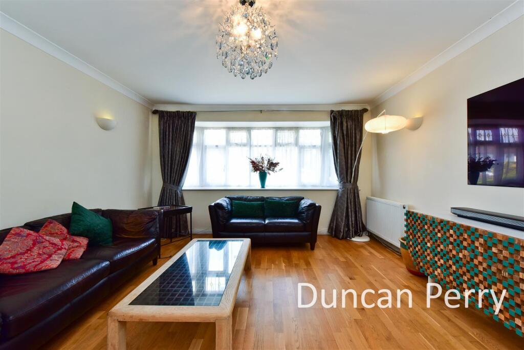 Dixons Hill Road, Welham Green - View 2
