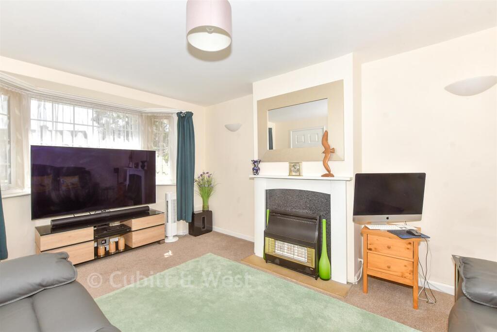 Main image of property: Redbridge Grove, Havant, Hampshire