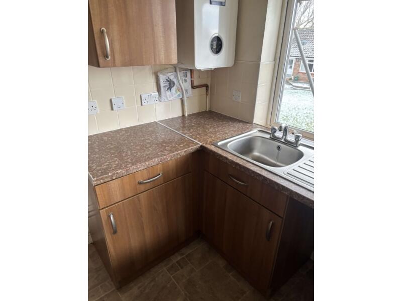 Apartment in Redhill - View 3