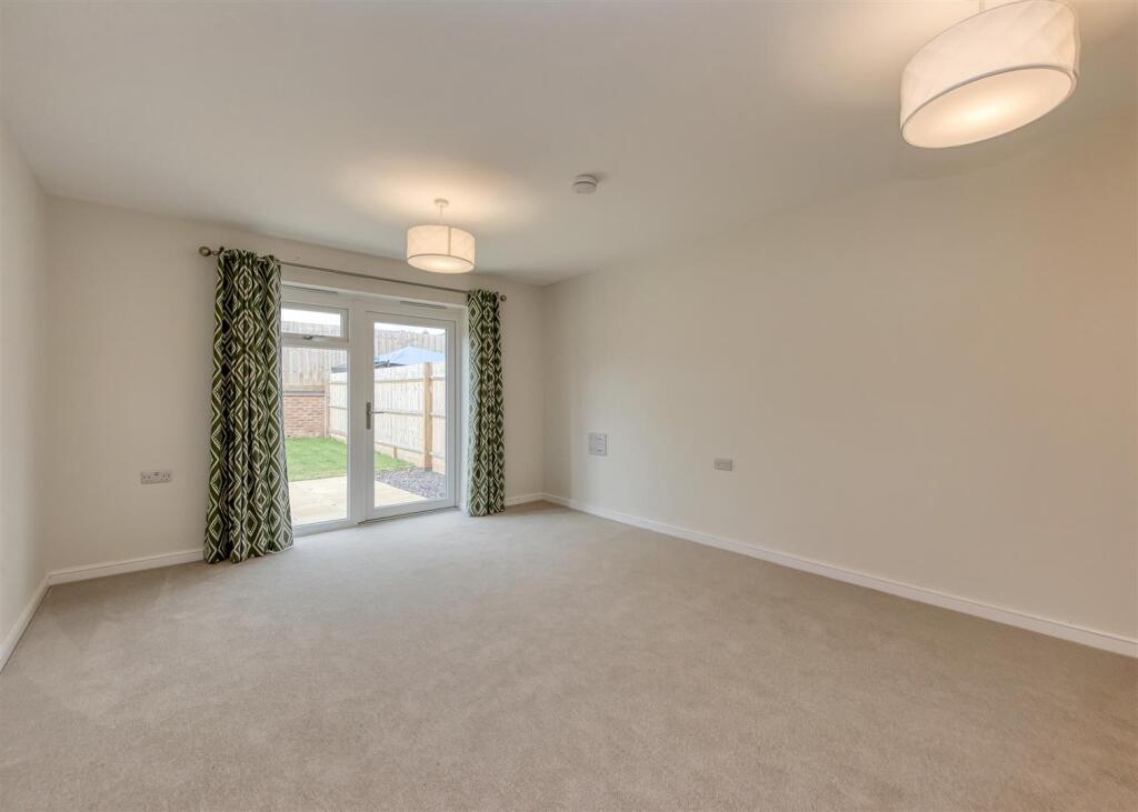 11 Leeveson Drive, Wrottesley Village, Wolverhampton photo 2