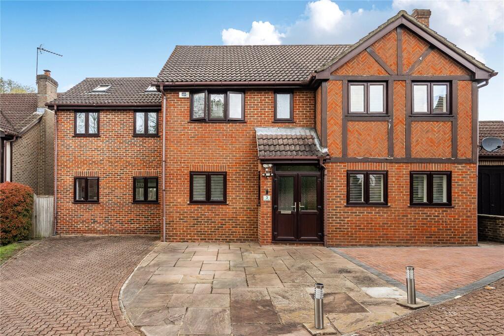 Main image of property: Farrers Place, Shirley, Croydon