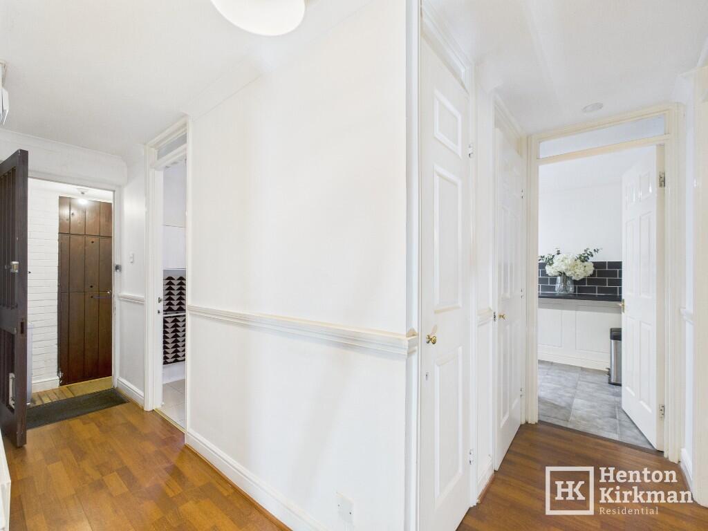 Apartment in Basildon, Queens Park, Billericay - View 3