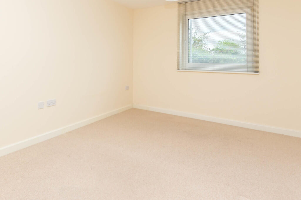 Apartment in Northampton, Wellingborough - More